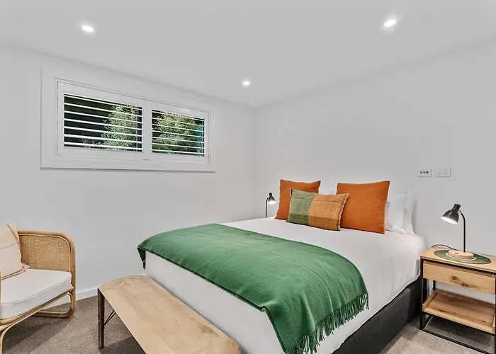 Lakeview Luxury Vista 2-bedroom Apartment