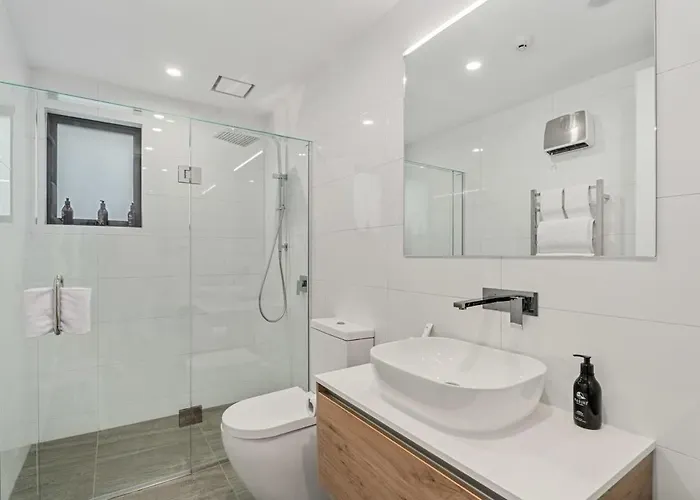 Lakeview Luxury Vista 2-bedroom